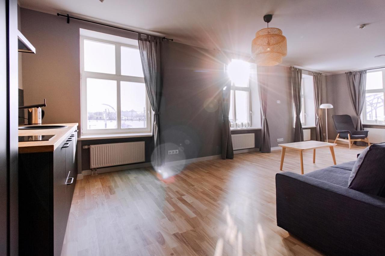 Modern Apartment In Old Riga With A River View Bagian luar foto